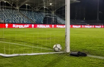 Portarul împrumutat de Dinamo a blocat liderul campionatului și a obținut un egal pentru Corvinul