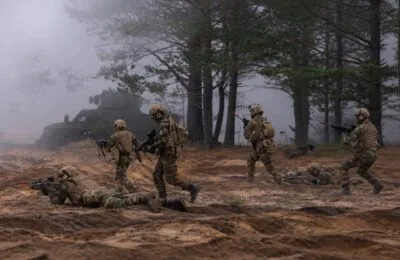NATO ar combina trupele terestre cu dronele pentru respingerea unei incursiuni rusești